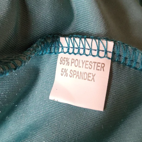 Long Sleeve Velvet Feeling V-neck Midi Dress - Picture 8 of 8